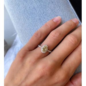 1.13 ct Oval Yellow Diamond Ring with Diamond Halo - Photo 4